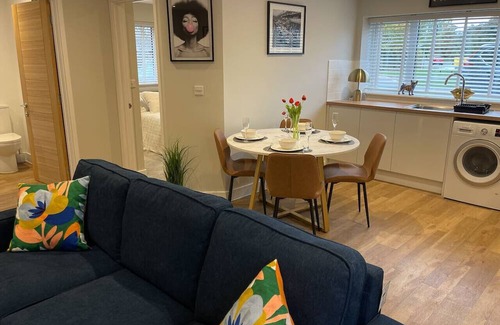 Arbury Haus | Luxury new-build house nr Science & Business parks