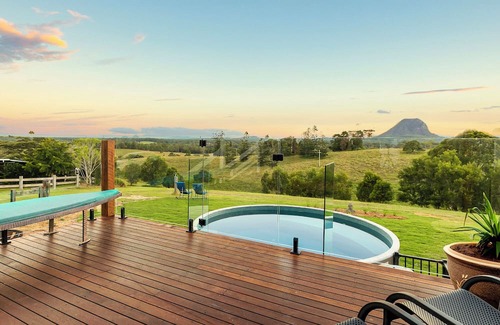 Pinbarren Haus | The Lodge at Pinbarren with Mountain Views & Pool