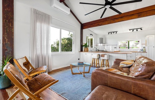 Pinbarren Haus | The Lodge at Pinbarren with Mountain Views & Pool