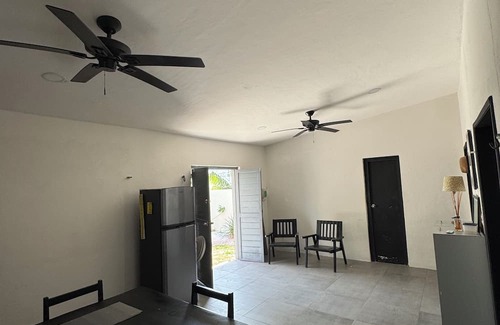 Chelem Haus | Tranquila casa para descansar en familia o disfrutar con amigos.