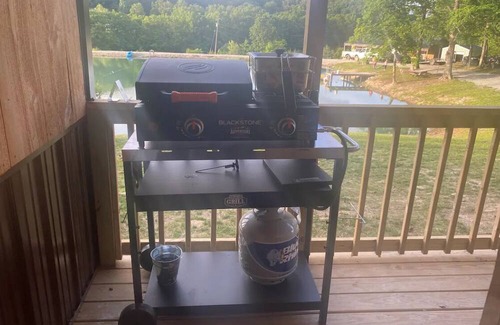 Wallingford Haus | Lazy Lake Cabin 1! Pet Friendly