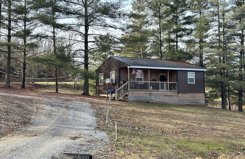 Wallingford Haus | Lazy Lake Cabin 1! Pet Friendly