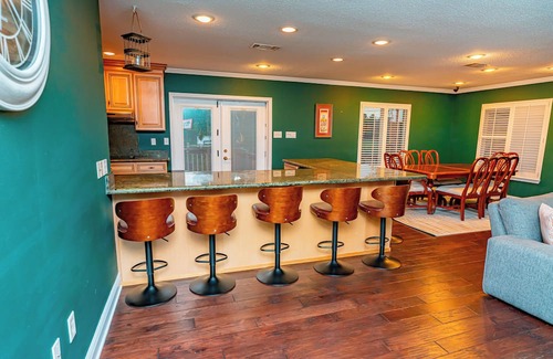 Slidell Haus | Waterfront! Artlive Residence.