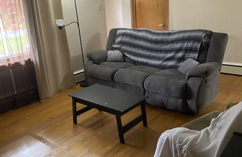 Westmont Haus | Whole home in quiet, safe neighborhood minutes from Johnstown