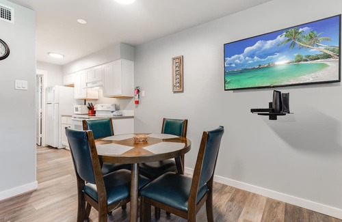 Port Aransas Eigentumswohnung | Roomy 1 BDRM Large Pool w/a Private Courtyard and a 5 Min Walk to the Beach