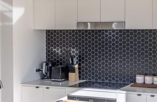 Greenbank Haus | Convenient Brandnew 4 Beds House, 5 mins to mall