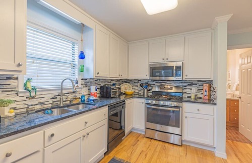 Ono Island Haus | Bear Point Bayview Cottage