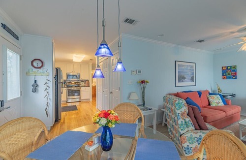 Ono Island Haus | Bear Point Bayview Cottage