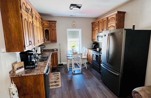 Moweaqua Wohnung | Cozy 1-bedroom apartment with Fast WiFi, AC in Peaceful Moweaqua - Hidden Gem