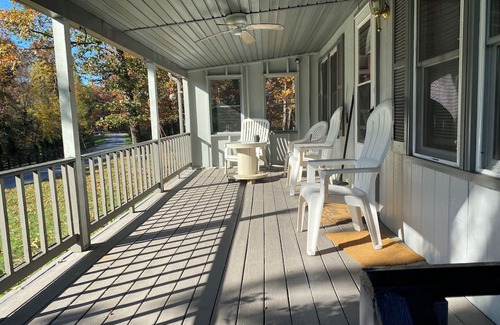 Toms Brook Haus | Comfortable 4 Person Cottage with North Fork of the Shenandoah River Access