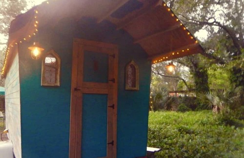 Fruitville Kabine | Gypsy Mermaid Caravan Tiny House Glamping!