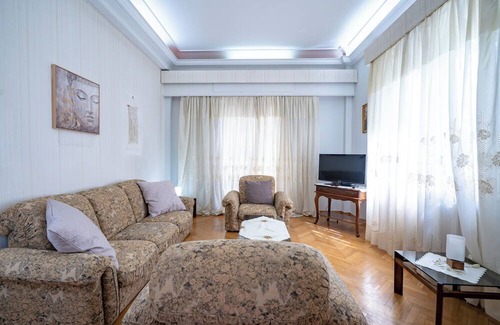 Irakleio Wohnung | Retro 2-Bdrm House Near Metro in Heraklion by ΜΡS
