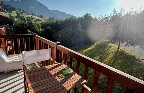 Flumet Wohnung | Apartment at the foot of the slopes, swimming pool, sauna, linen included and pets allowed.