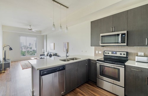 West End Wohnung | Blueground | Downtown Austin, pool, nr Congress