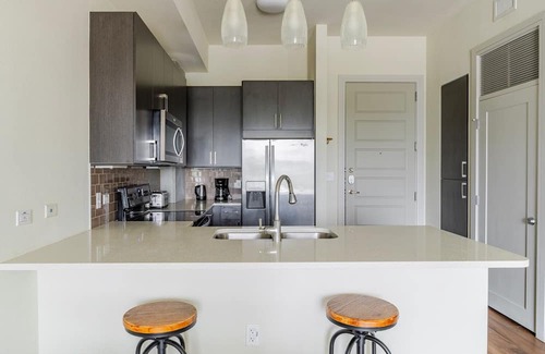 West End Wohnung | Blueground | Downtown Austin, pool, nr Congress