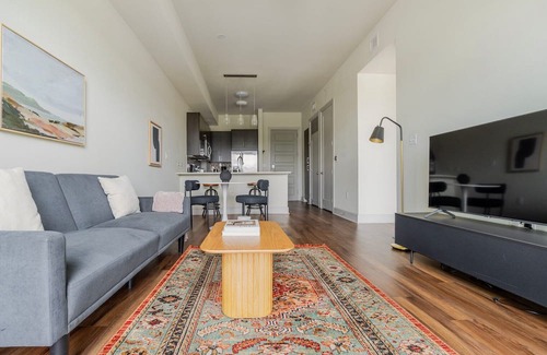 West End Wohnung | Blueground | Downtown Austin, pool, nr Congress