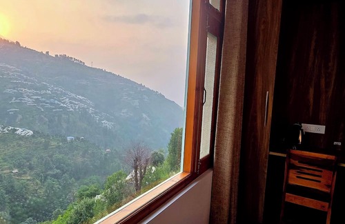 Kumharsain Haus | Wild Orchard Vegetarian Homestay (Authentic Himachali Escape)