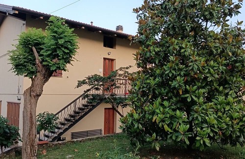 Burzanella Haus | Accommodation the oak trees, cottage with large garden