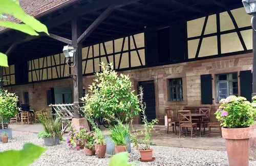 Neuried Wohnung | Apartment '1' with Shared Garden