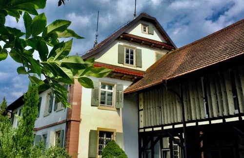 Neuried Wohnung | Apartment '6' with Private Terrace and Shared Garden