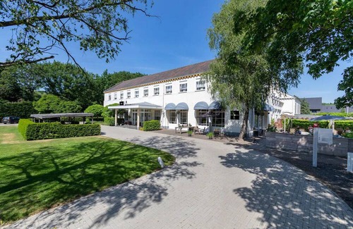 Bosschenhoofd Haus | Forest charm & Dutch Sunshine await | Tranquil Bosschenhoofd escape