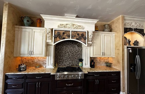 Lakeport Haus | Spacious 6-bedroom Tuscan style on 18 acres in Lakeport with WiFi, Pool, Gated