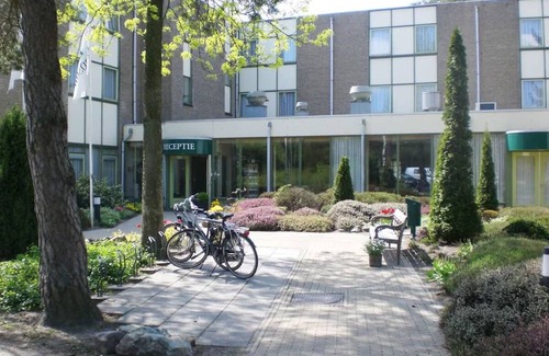 De Bult Haus | Soothing Nature Escape w/Pool, Pet Friendly | Nature Parks & Local Attractions