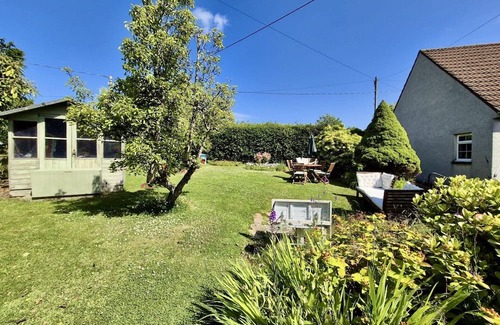 St. Andrews Hütte | Spacious family-friendly cottage within hillside village