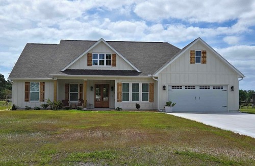 Kingsland Haus | Tranquil 3-bed house in Kingsland. Centrally located for adventures & relaxing,