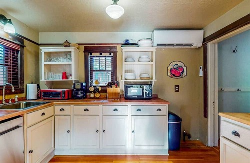 Old Bend Haus | Charming Bungalow in Walkable Old Bend