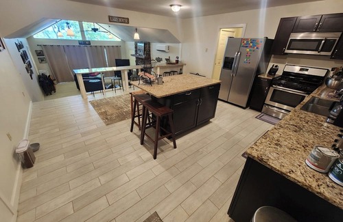 Greers Ferry Haus | Rock Ledge at the Narrows