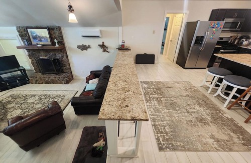 Greers Ferry Haus | Rock Ledge at the Narrows