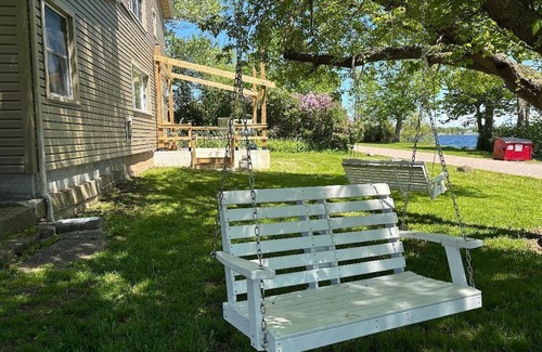 Chaumont Haus | Lake Front House in Beautiful Guffin Bay, Chaumont