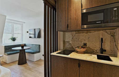 6th Arrondissement Wohnung | Hotel-style 2-room apartment nestled in rue des Canettes 6 eme