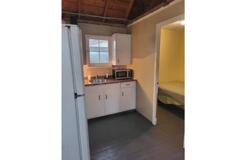 Grand Bend Kabine | Cozy Cabin #1, one block to the beach