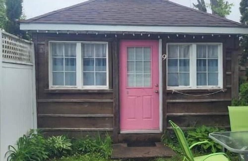 Grand Bend Kabine | Cozy Cabin #9, one block to beach