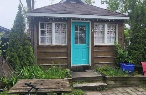 Grand Bend Kabine | Cozy Cabin #7, one block to beach
