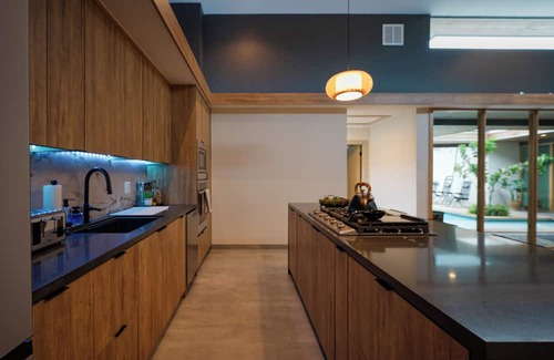 Edinburg Haus | The Ultimate Retreat Home