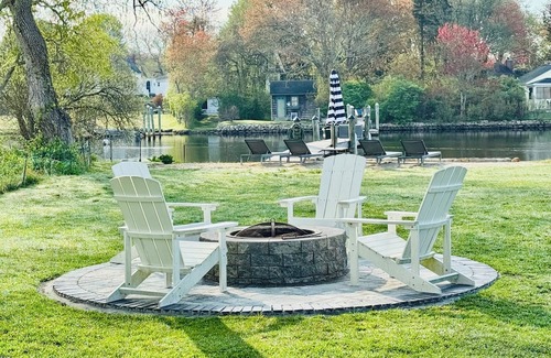 Kenyon Haus | Serene Fully Remodeled Waterfront Cottage with Brand New Dock & Great Views!