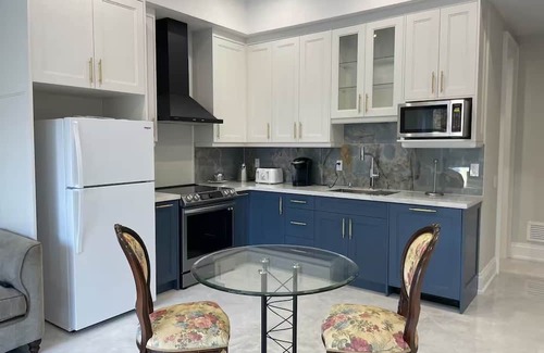 Thornhill Haus | Luxury Suite in New Custom Home