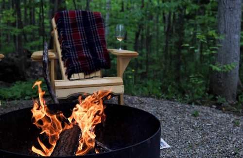 Miller Lake Haus | Boho Glamping near Tobermory