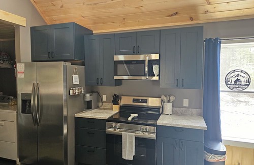 Owls Head Kabine | Private 2-bedroom cabin with WiFi in Owls Head