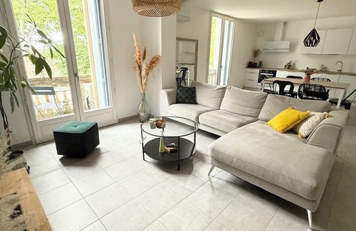 Marsillargues Wohnung | Le Hugo F3 in maison de maître - Charm & conviviality close to town and beaches