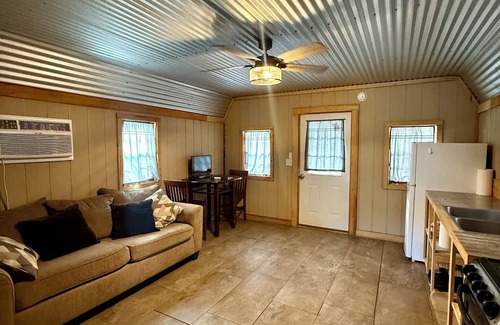 Andalusia Kabine | Comfy cabin located in Andalusia, AL