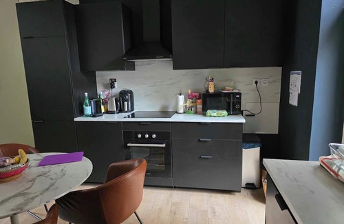 Cadereau Wohnung | Spacious apartment with 4 bedrooms in Nimes