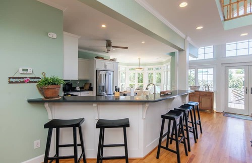 Edisto Island Haus | Casa Del Sol-Ocean View Home One Block from Beach Access-Free WiFi,Screened Porch,Crow's Nest