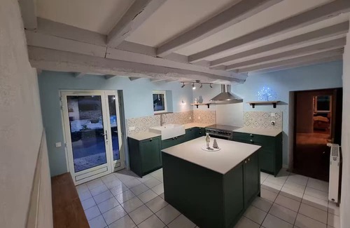 Saint-Quentin-sur-le-Homme Hütte | Au Mont De La Quintine #Pool and Jacuzzi