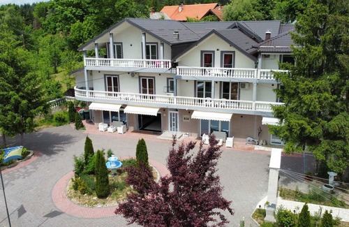 Sarajevo Wohnung | Rakovica Resort - Apartment with Shared Pool 5