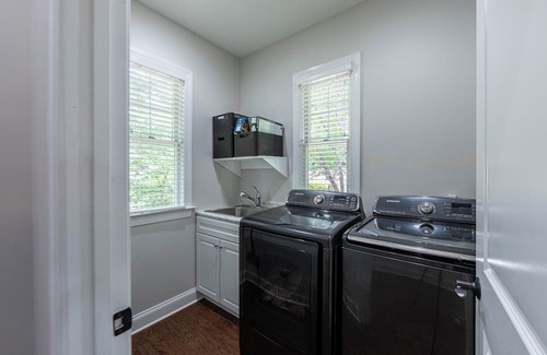 Reynolds Landing Hütte | 4BR Retreat with Space & Style