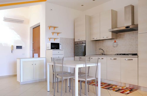 Locri Wohnung | A place away from the city chaos, in a serene and relaxing environment.
